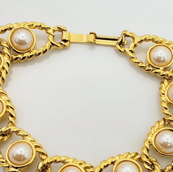 Gold Link Bracelet with Pearl Centers - Picture 5 of 7